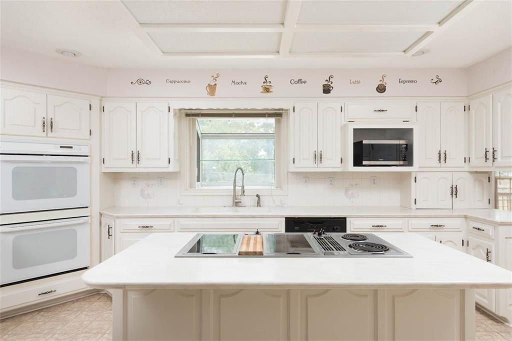 3330 S Norwood Avenue — photo 15