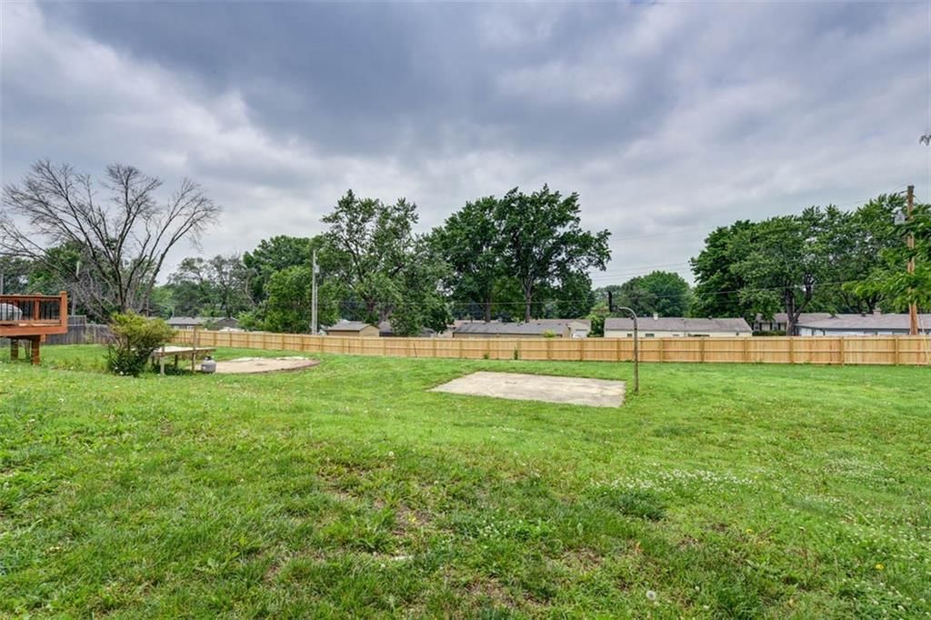3330 S Norwood Avenue — photo 55