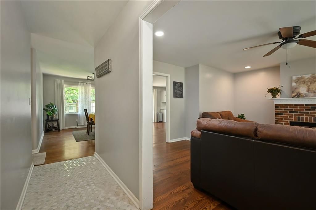 4400 Grandview Road — photo 9