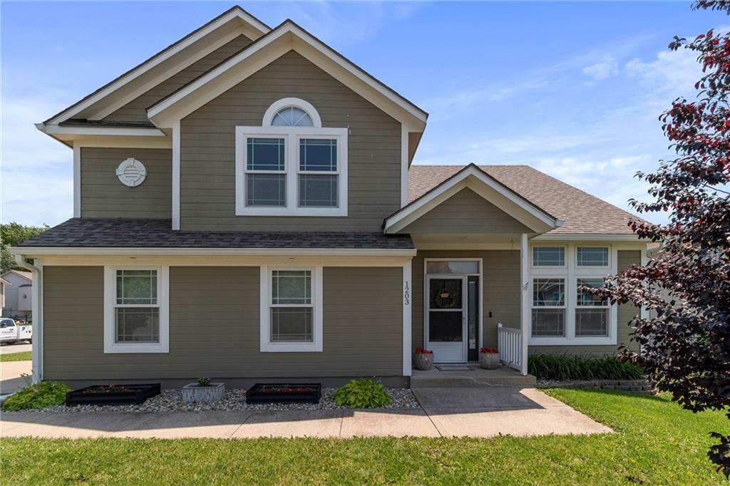 1203 Bradford Drive — photo 1
