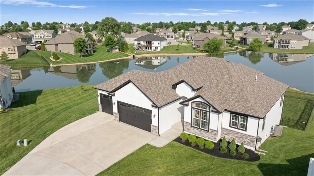 1104 SW Magnolia Circle — photo 2
