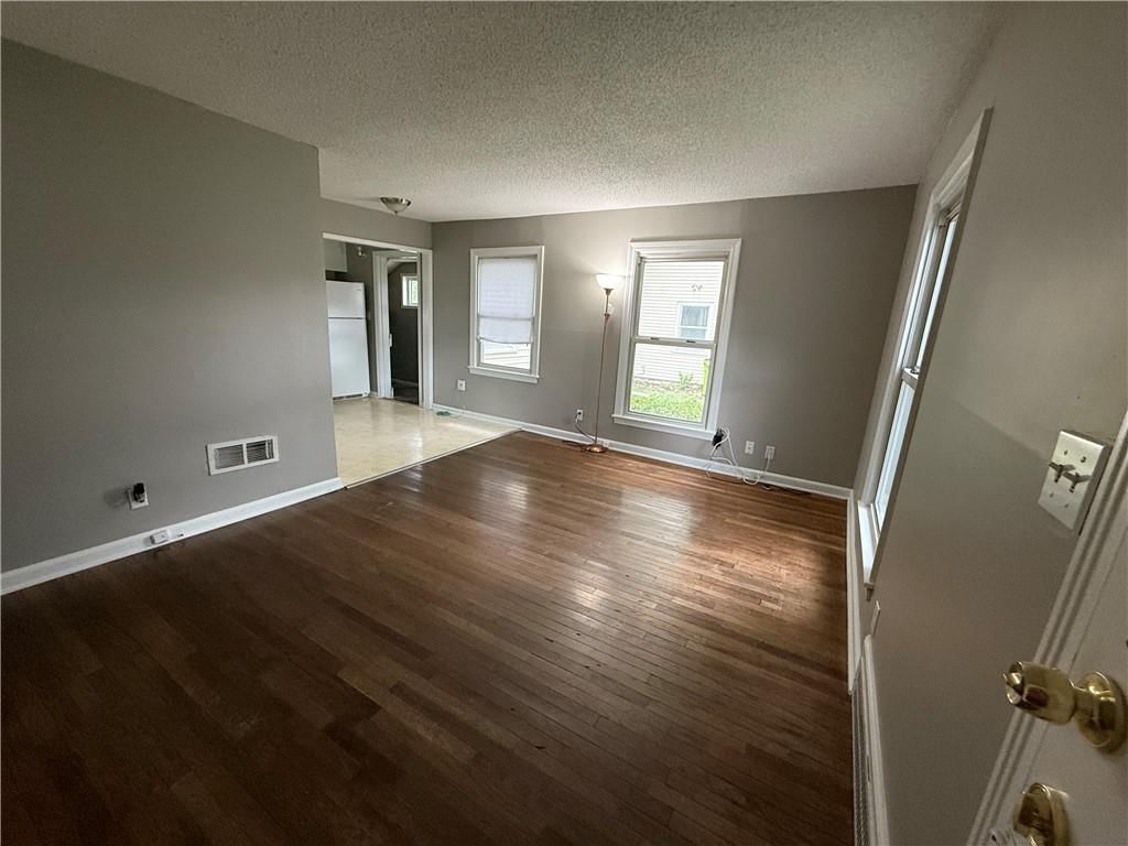 1436 E 23RD Avenue — photo 2