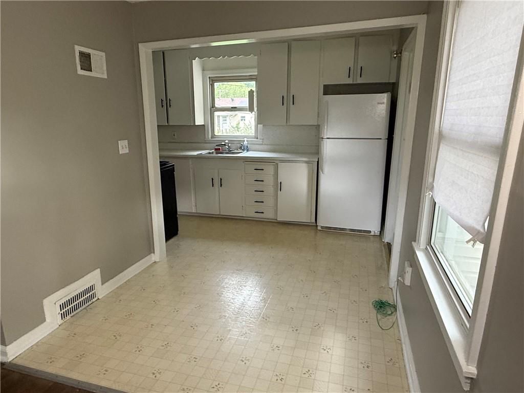 1436 E 23RD Avenue — photo 3