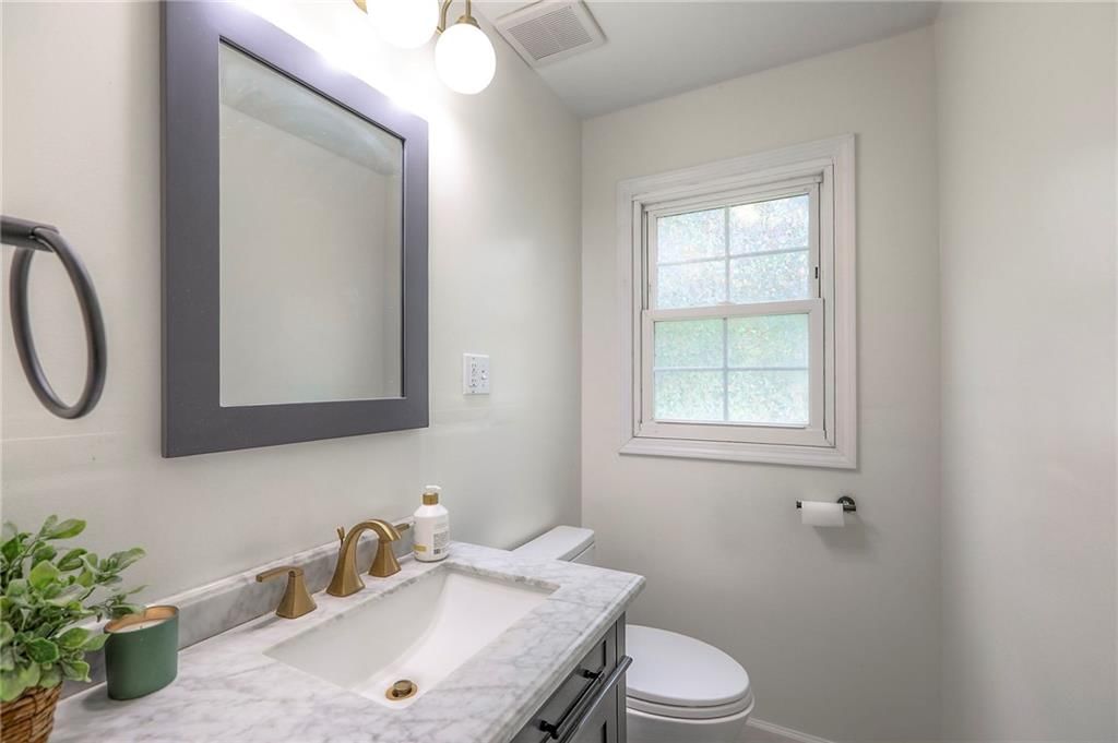 7700 Holmes Road — photo 9