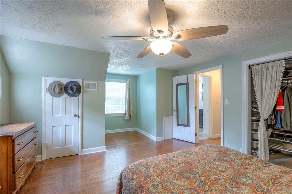 7700 Holmes Road — photo 14