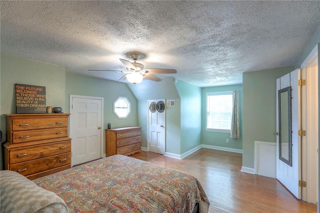 7700 Holmes Road — photo 15