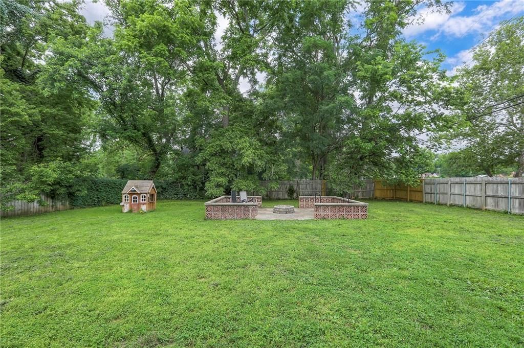 7700 Holmes Road — photo 16