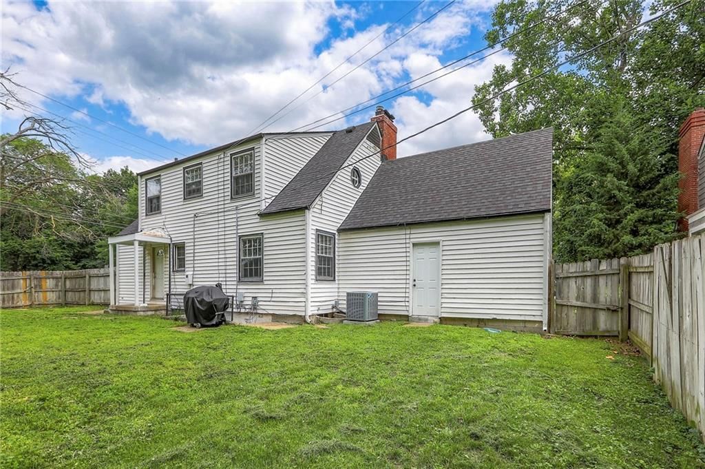7700 Holmes Road — photo 17