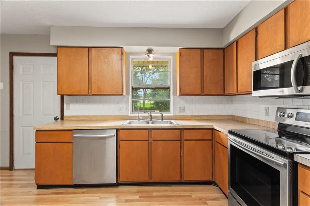 721 Jackson Avenue — photo 8