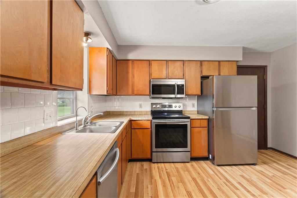 721 Jackson Avenue — photo 9