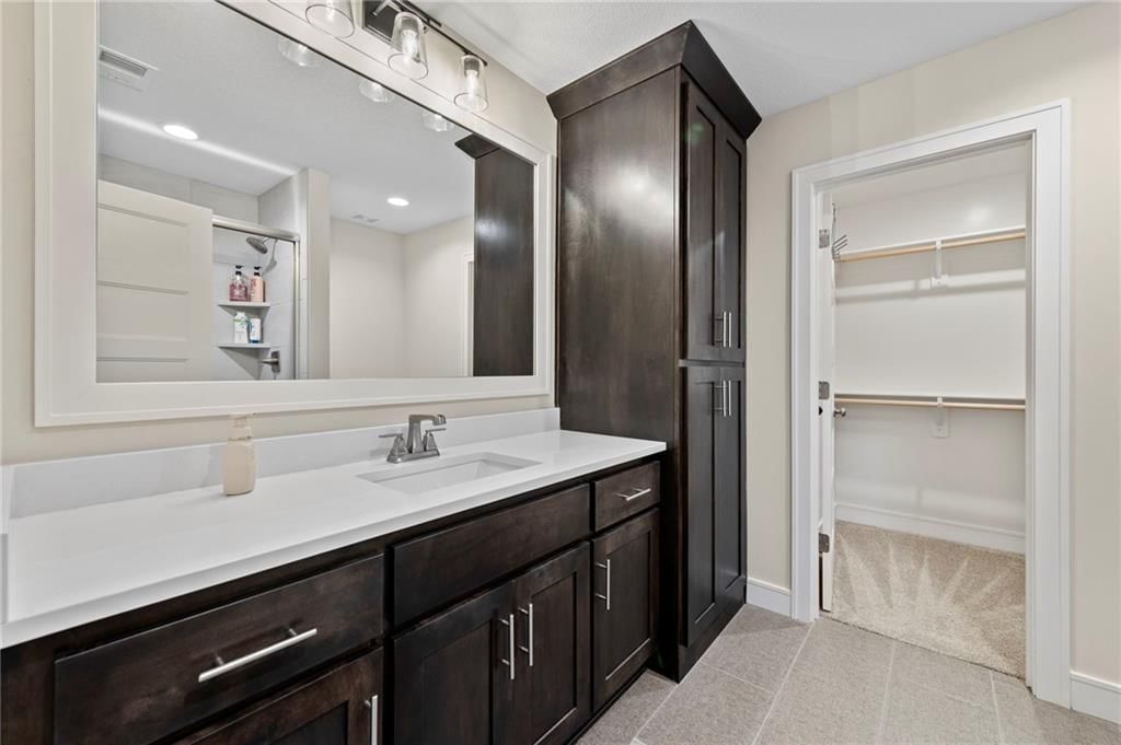 11807 S Kenton Street — photo 40