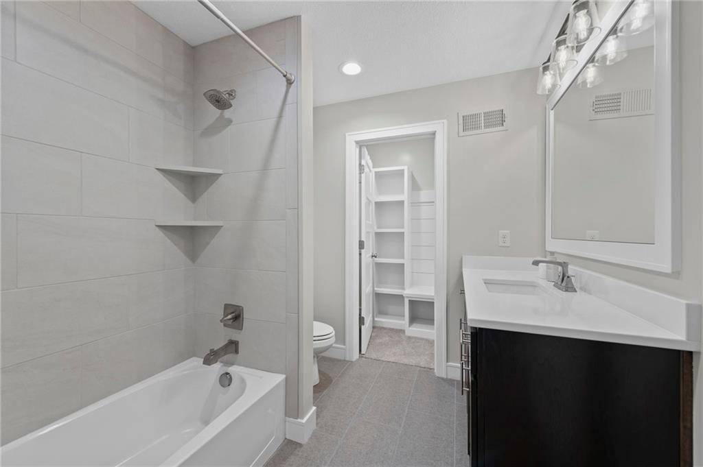 11807 S Kenton Street — photo 44