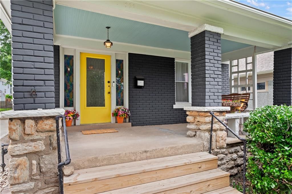 111 E Ruby Avenue — photo 2