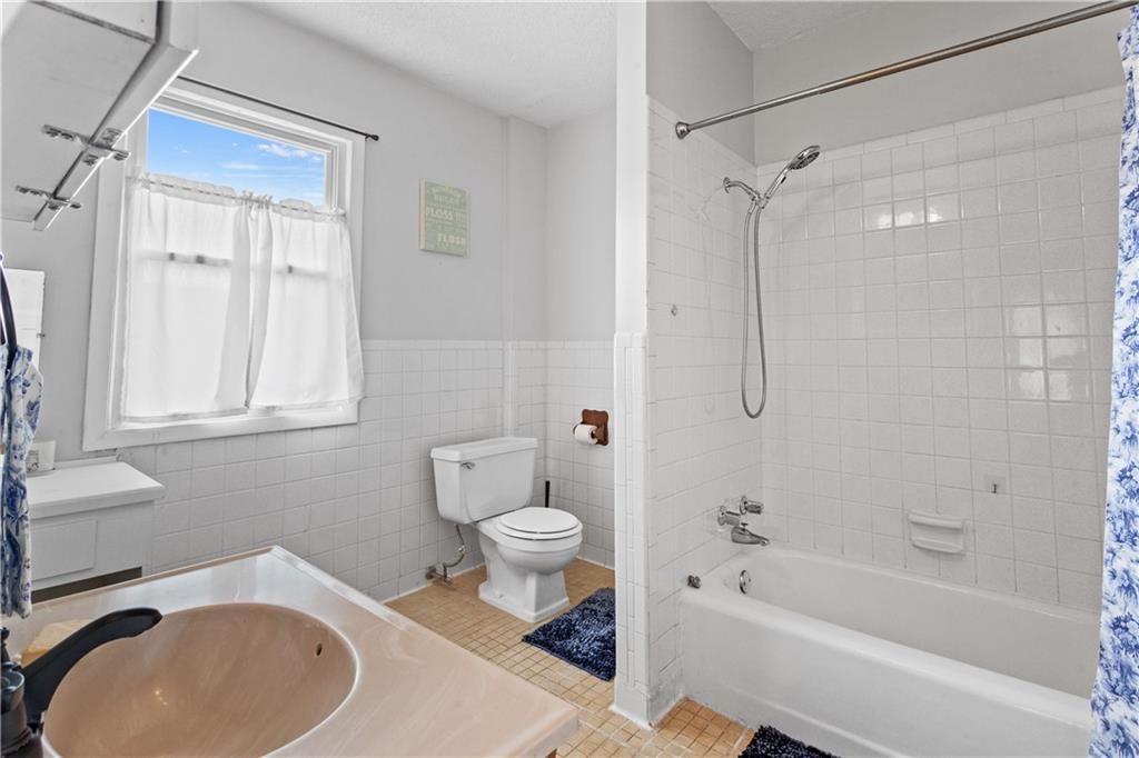 111 E Ruby Avenue — photo 22