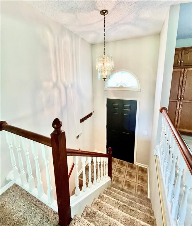 Photo 9 of 33 - 703 Edward Avenue