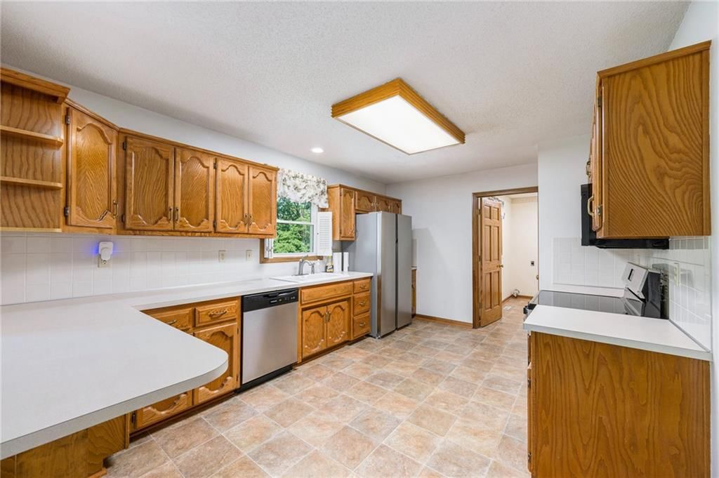6134 N Mercier Street — photo 10