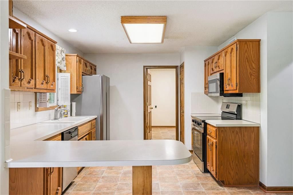 6134 N Mercier Street — photo 11
