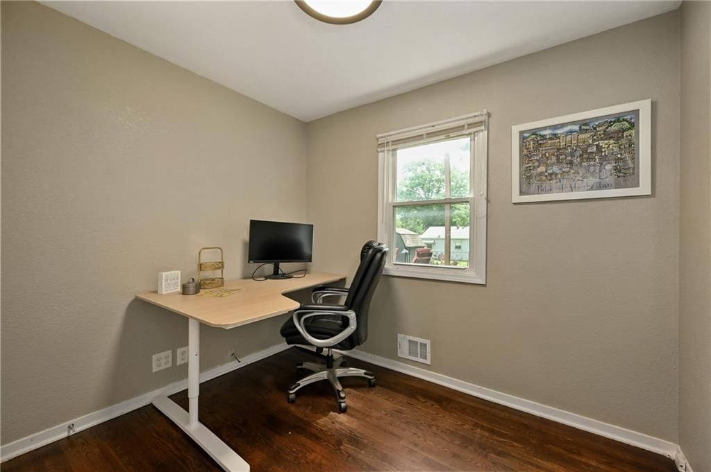 6217 Glenwood Street — photo 18
