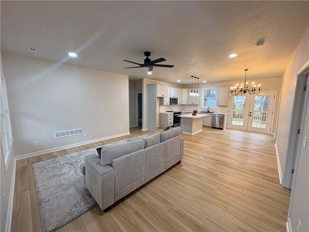 410 E Main Street — photo 6