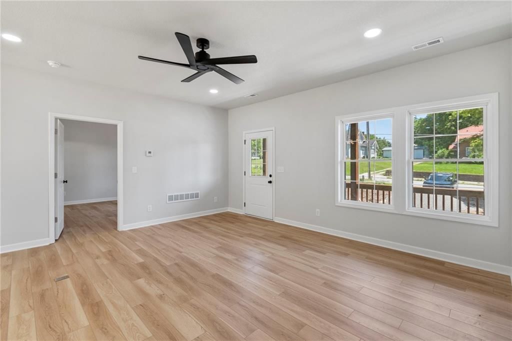 410 E Main Street — photo 8