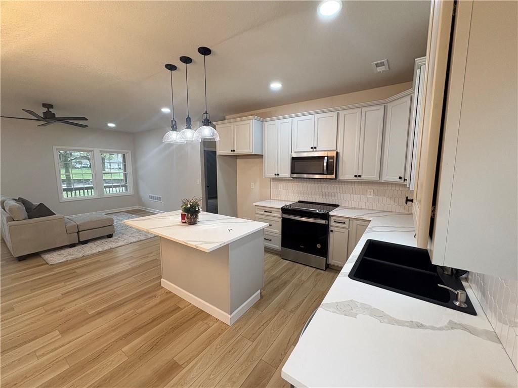 410 E Main Street — photo 16