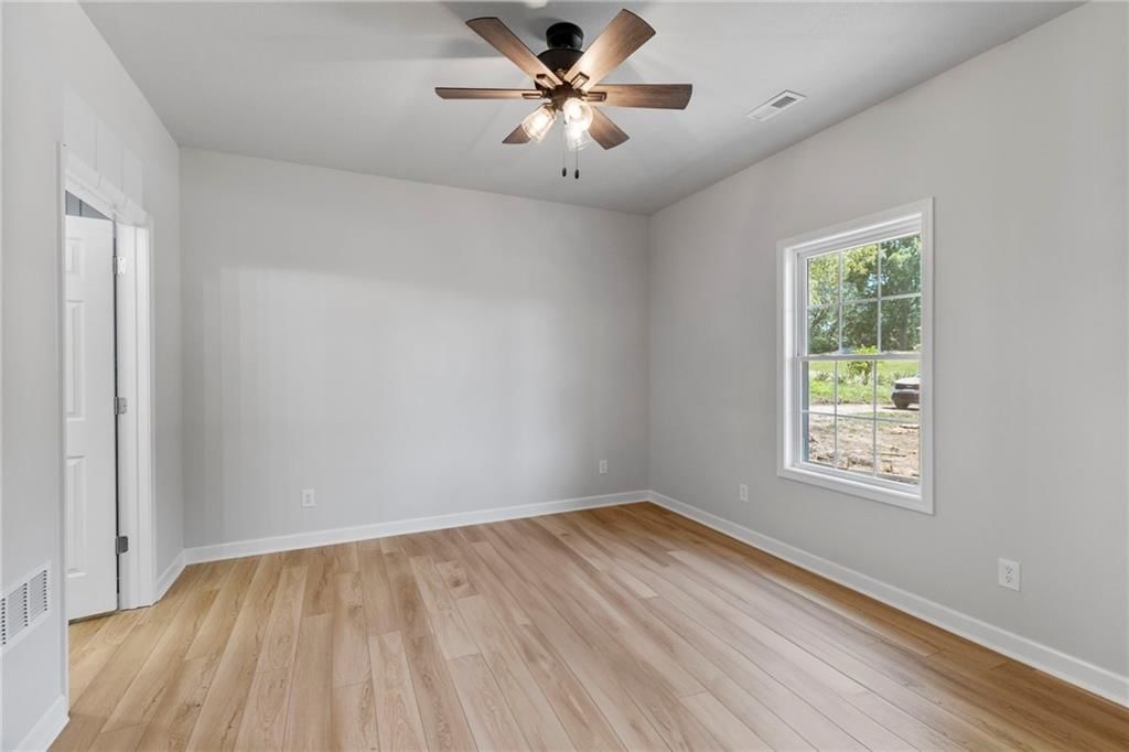 410 E Main Street — photo 18