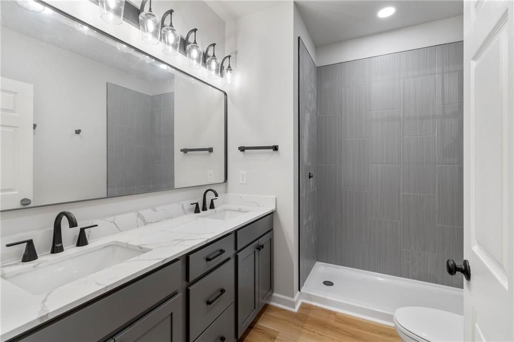 410 E Main Street — photo 23