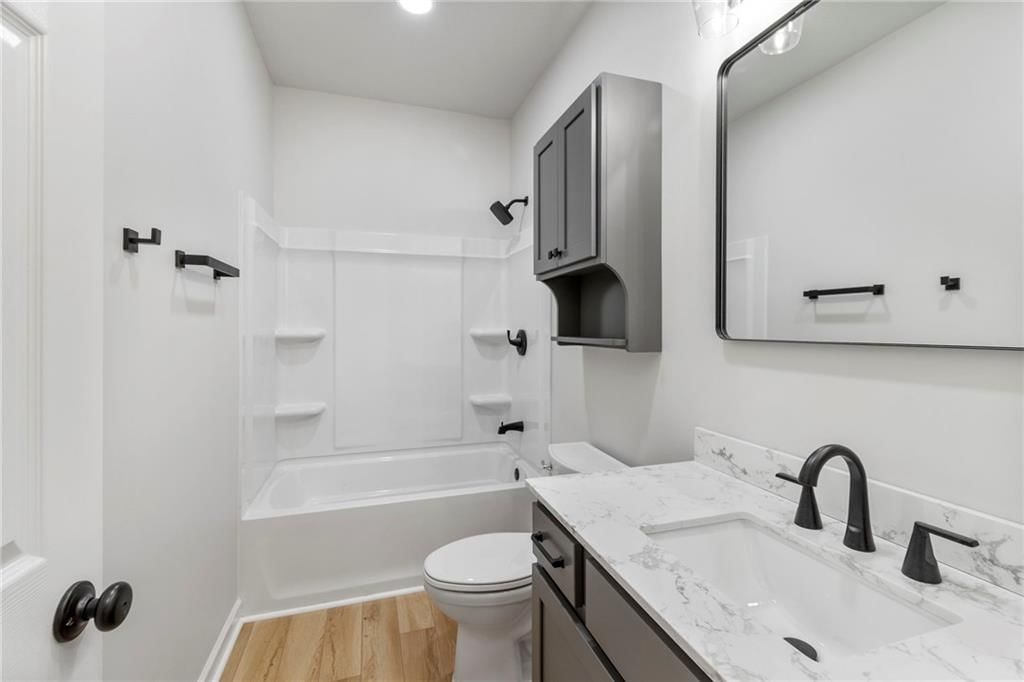 410 E Main Street — photo 27