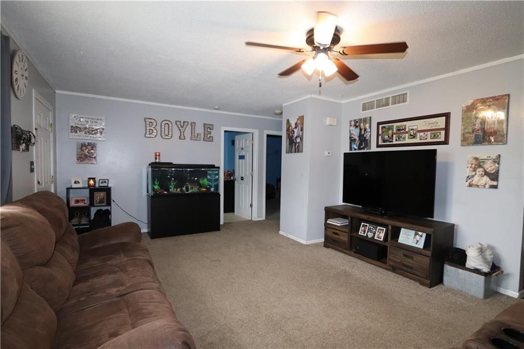 Photo 8 of 17 - 1429 S 6th Street