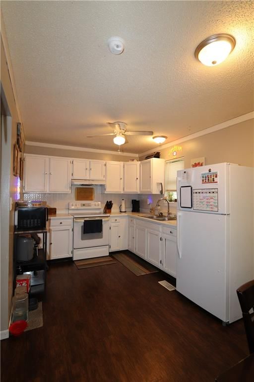 Photo 9 of 17 - 1429 S 6th Street