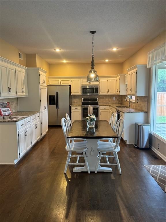 Photo 11 of 44 - 18825 W 117TH Street