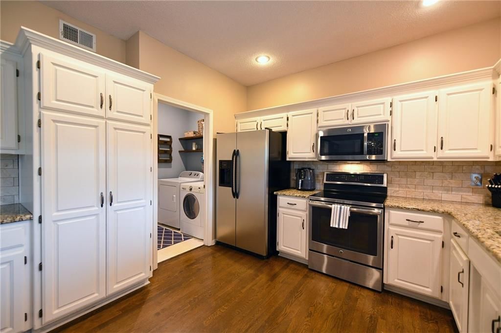 Photo 13 of 44 - 18825 W 117TH Street