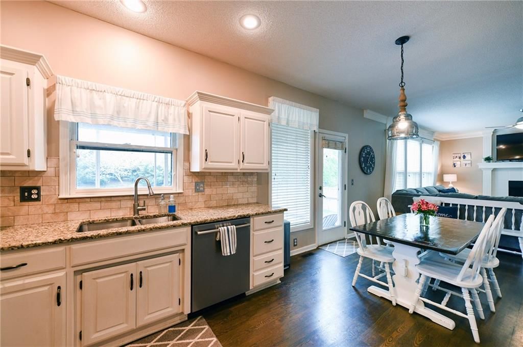 Photo 14 of 44 - 18825 W 117TH Street