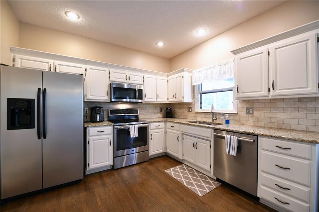 Photo 15 of 44 - 18825 W 117TH Street