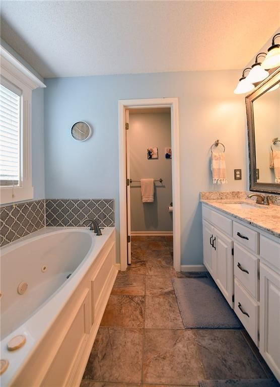 Photo 23 of 44 - 18825 W 117TH Street