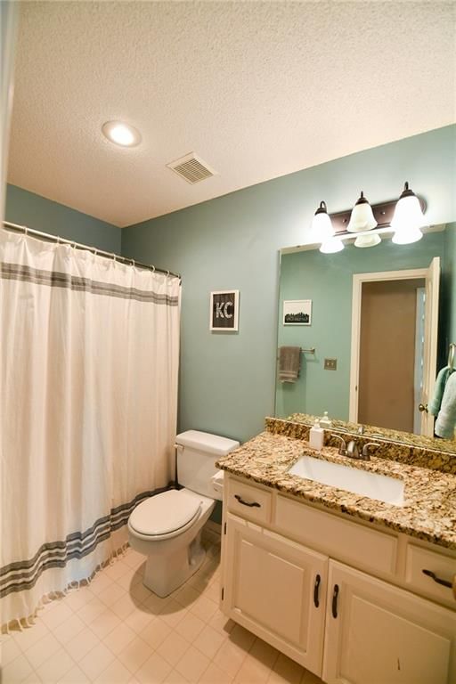Photo 33 of 44 - 18825 W 117TH Street
