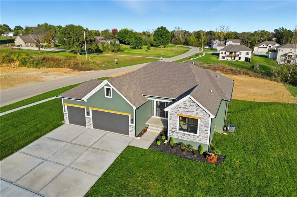 2101 Crooked Creek Drive — photo 3