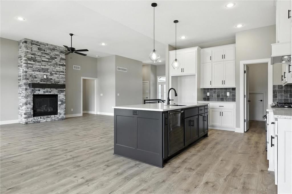 2101 Crooked Creek Drive — photo 14