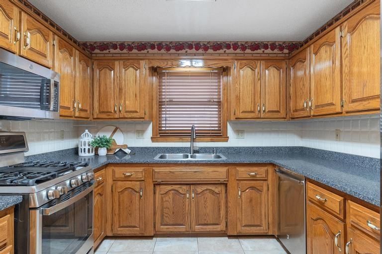 8112 Lichtenauer Drive — photo 13