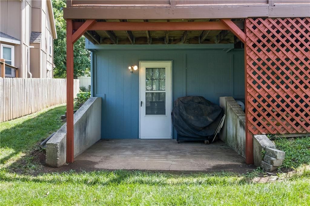 8112 Lichtenauer Drive — photo 32