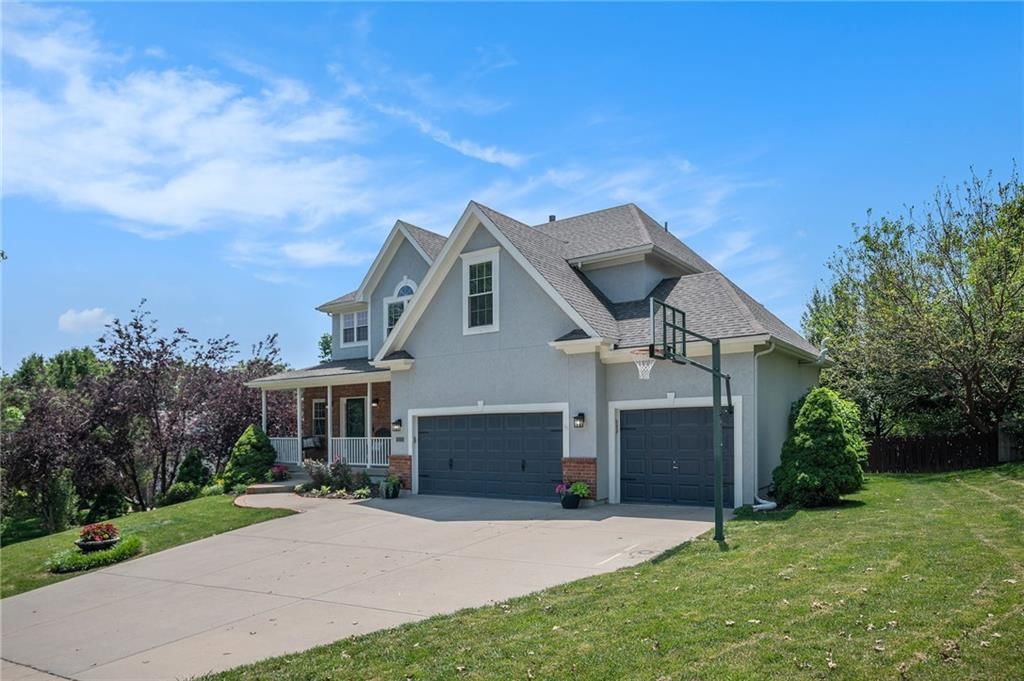 Photo 5 of 61 - 9212 N Manning Avenue
