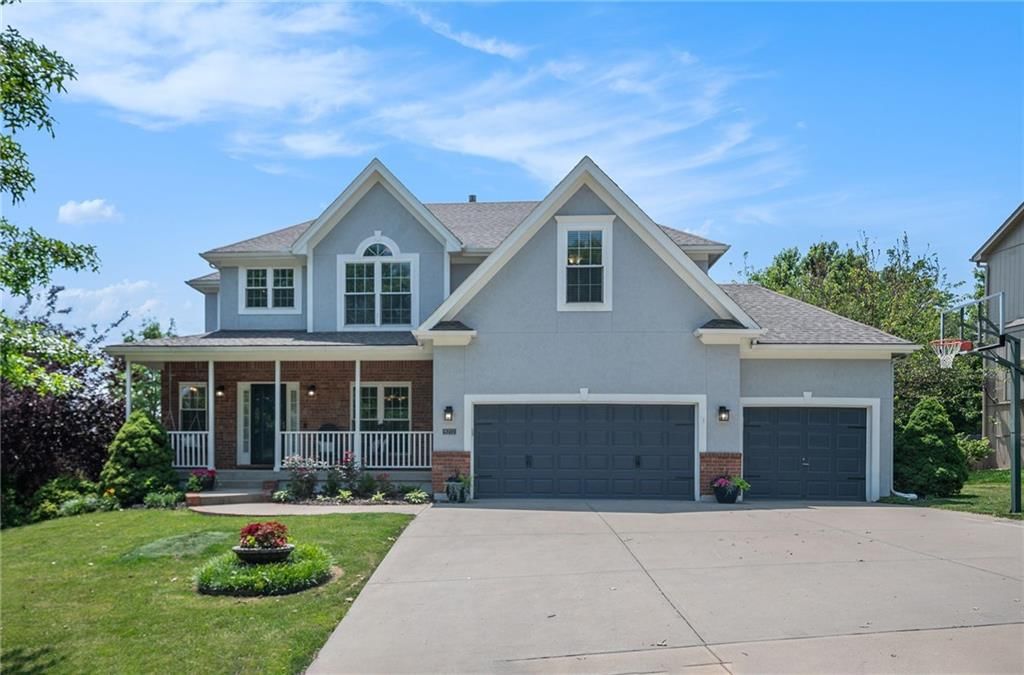 Photo 6 of 61 - 9212 N Manning Avenue