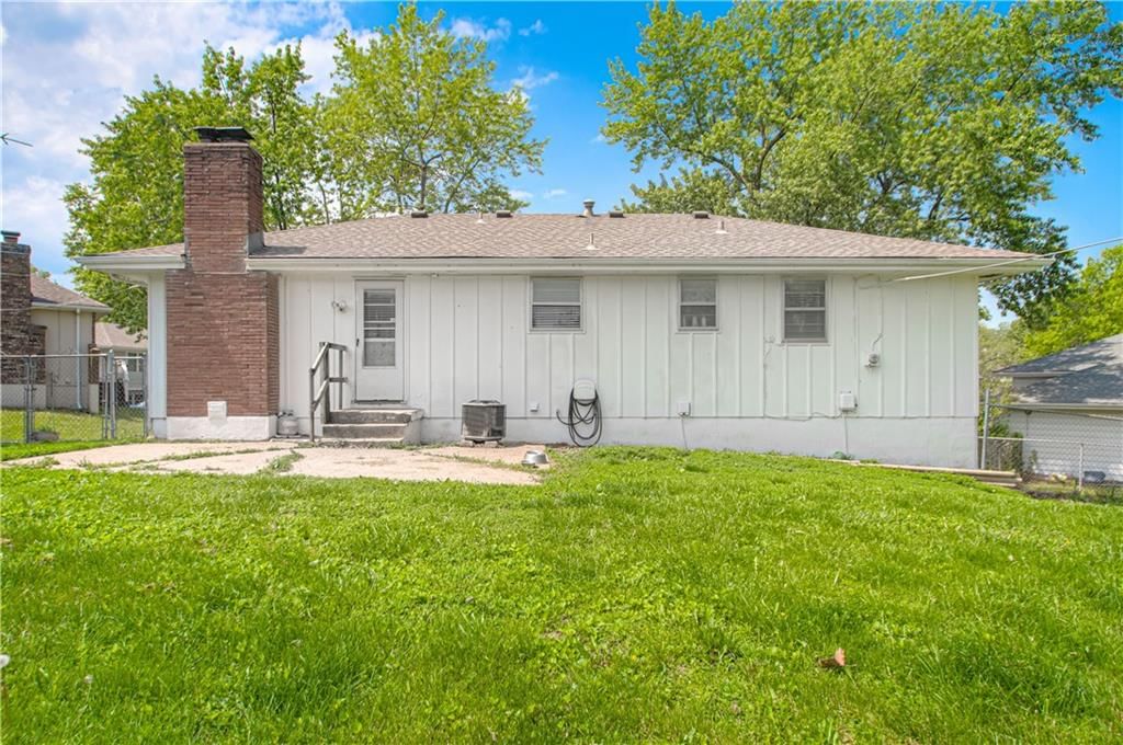 1907 N Plymouth Court — photo 22
