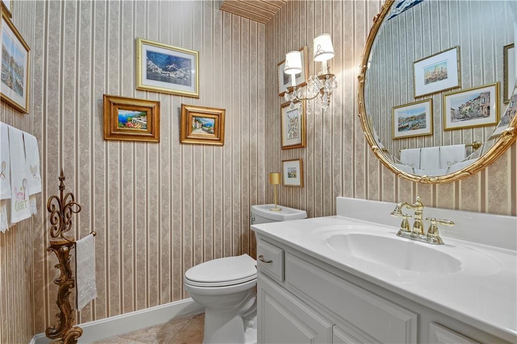Photo 14 of 46 - 2317 W 126th Street