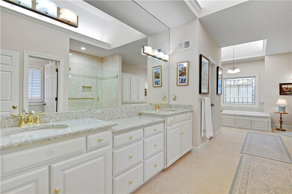 Photo 17 of 46 - 2317 W 126th Street