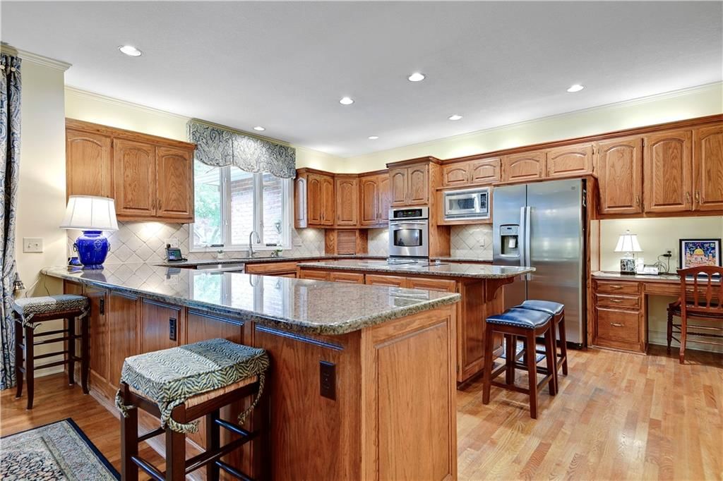 Photo 27 of 46 - 2317 W 126th Street