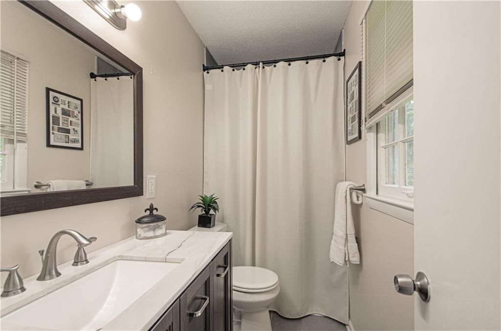 11709 Fuller Avenue — photo 16