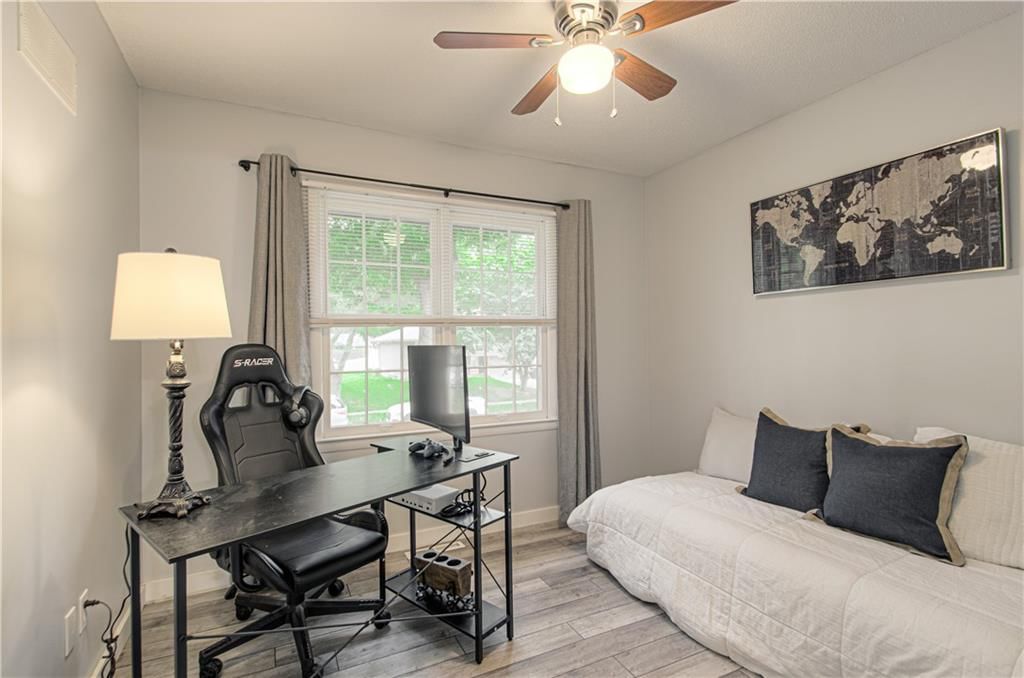 11709 Fuller Avenue — photo 17