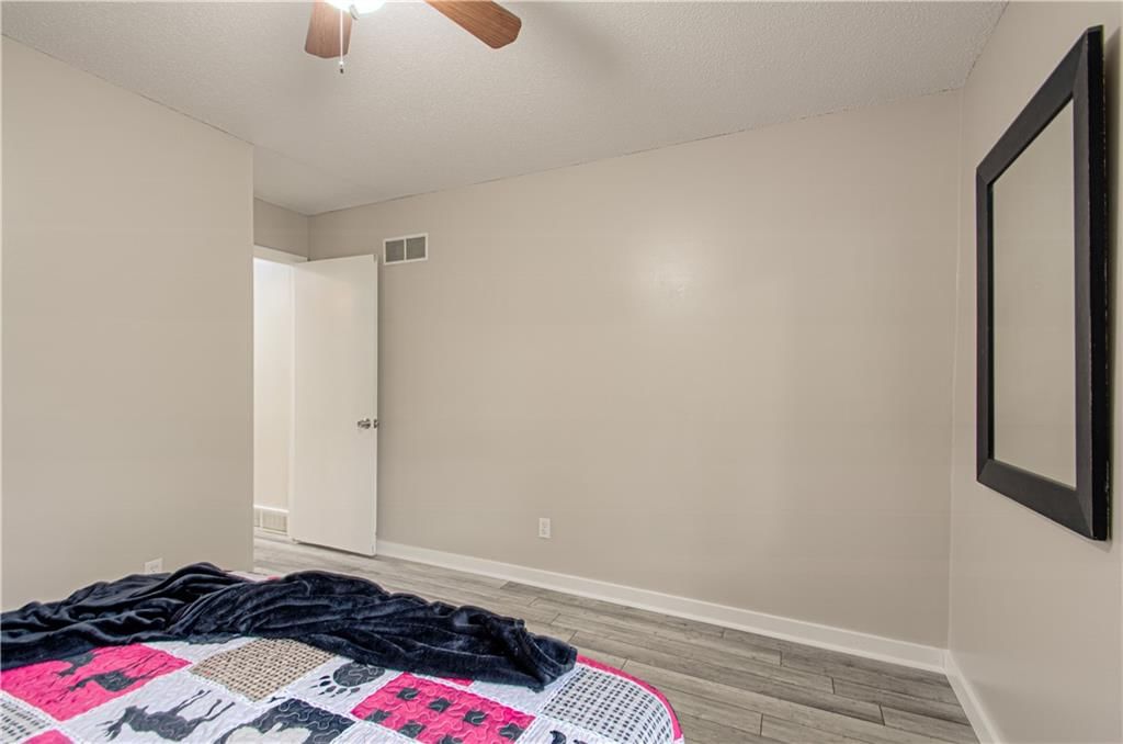 11709 Fuller Avenue — photo 20