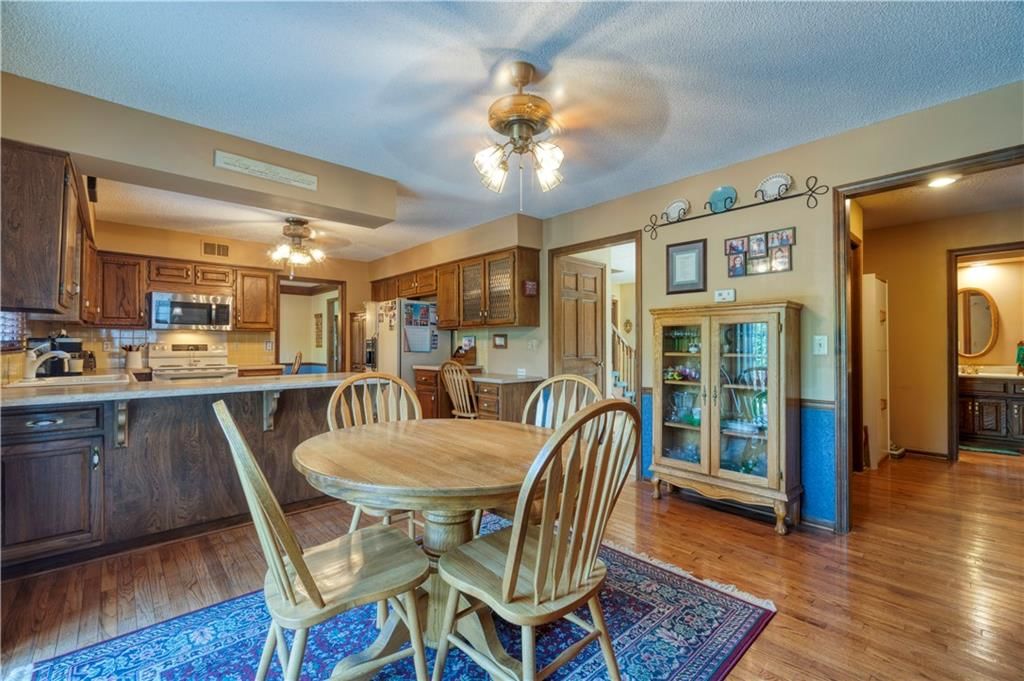 10712 Walmer Street — photo 15